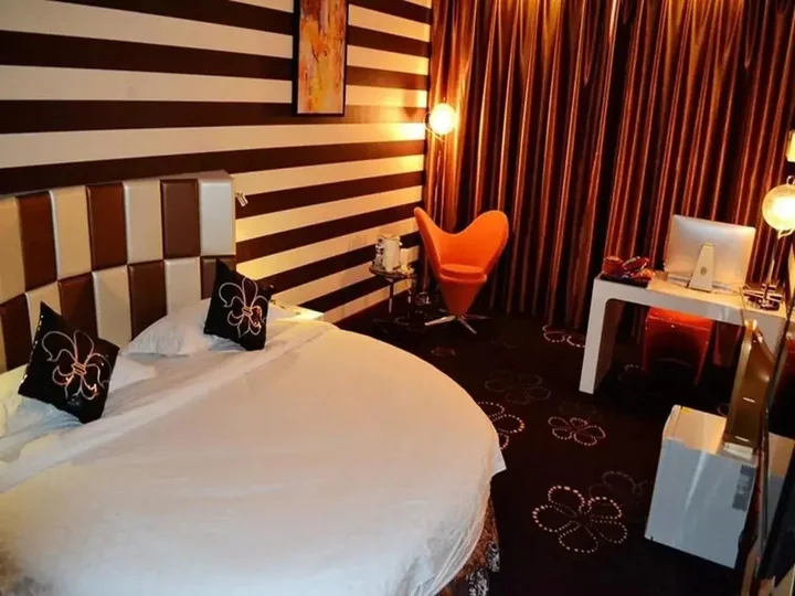 Лоян: Victoria Hotel