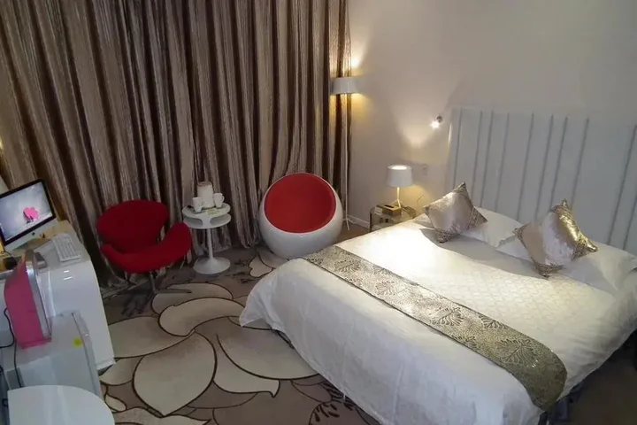 Лоян: Victoria Hotel
