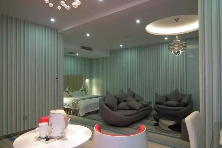 Лоян: Victoria Hotel