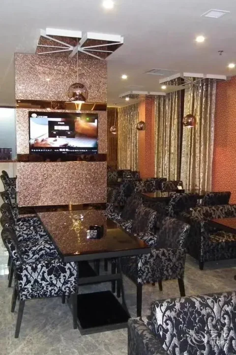 Лоян: Victoria Hotel