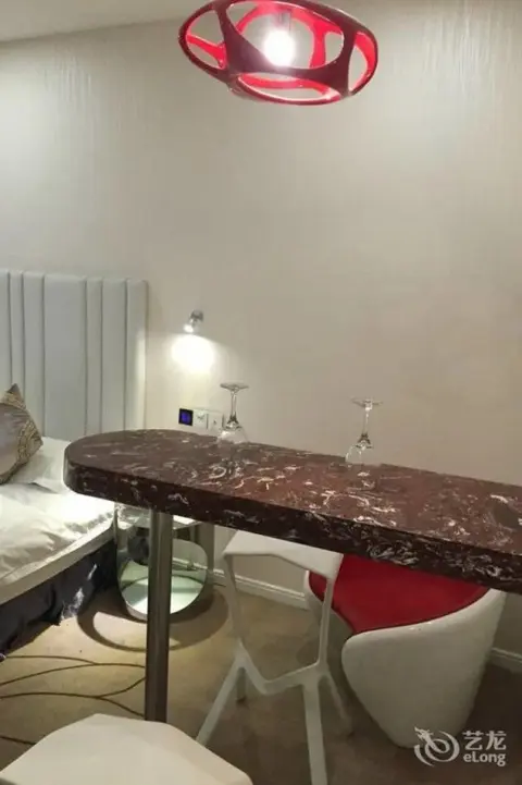 Лоян: Victoria Hotel