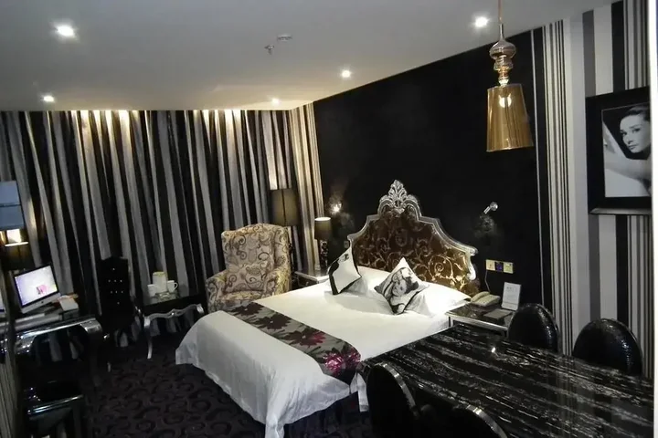Лоян: Victoria Hotel