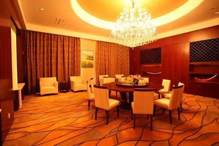 Пэнлай: Changyuan Hotel
