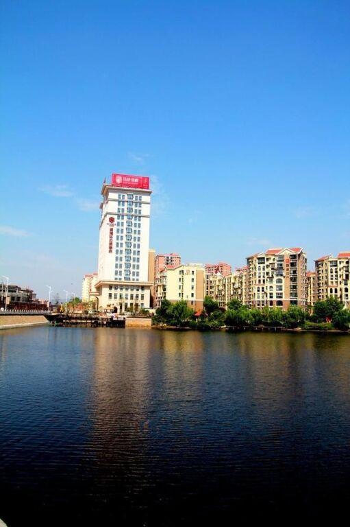 Синьян: Vienna Hotel Xinyang Pingqiao Century Plaza Store