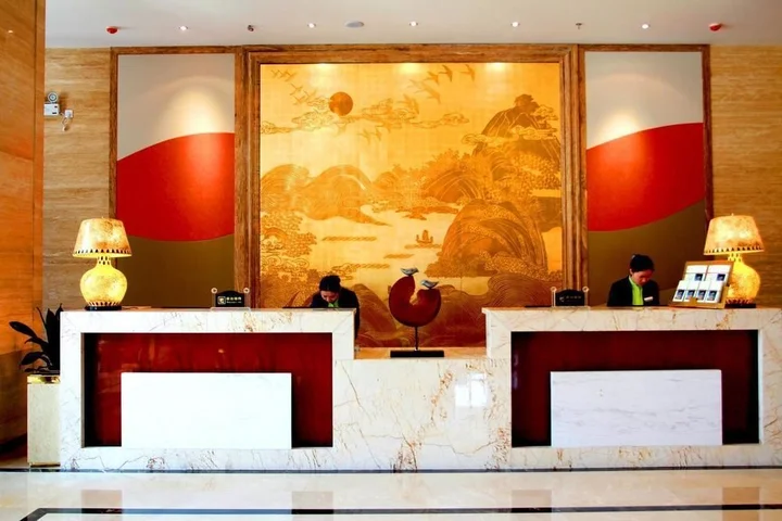 Синьян: Vienna Hotel Xinyang Pingqiao Century Plaza Store