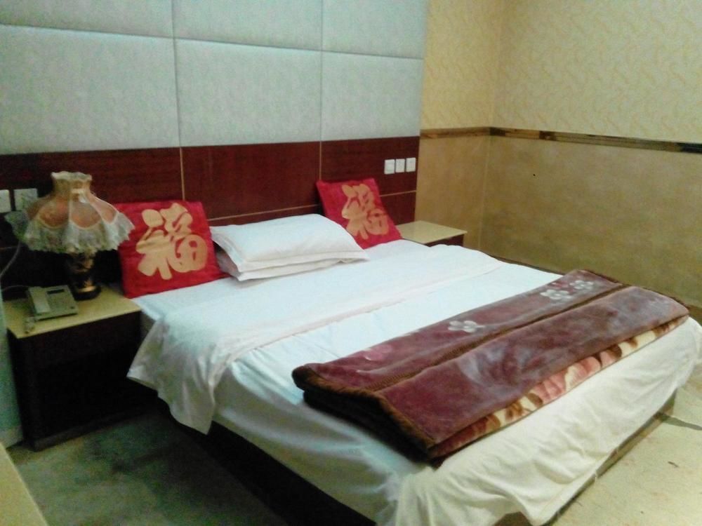 Цюйцзин: Shenghai Hotel