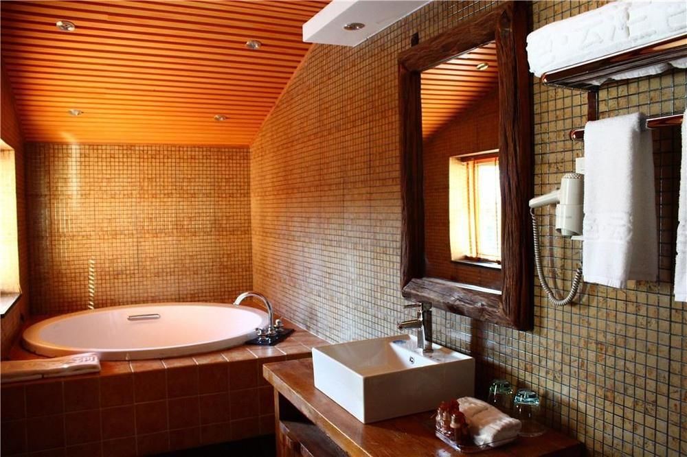 Лицзян: Lijiang Tricolor Cloud River Resort Hotel