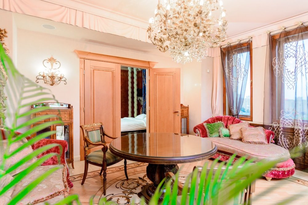 Москва: Funny Dolphins Apartments White House