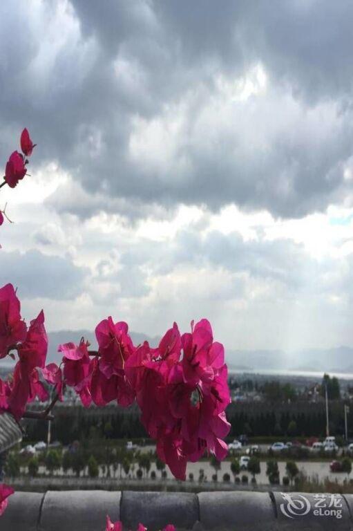 Дали: Dali Yuehai Shanqi Inn
