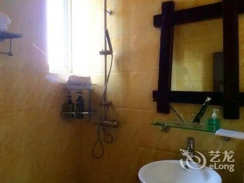 Дали: Dali Yuehai Shanqi Inn