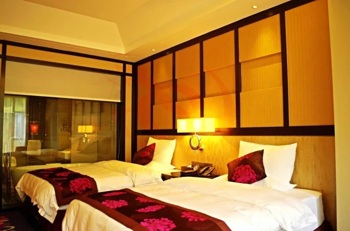 Каили: Kaili Longdu Jingyi International Hotel