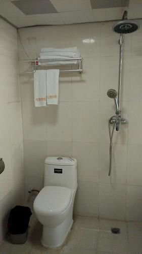 Лоян: Yuanheng Business Hotel