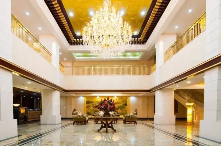Синин: St. Treasure Luxury Qinghai China