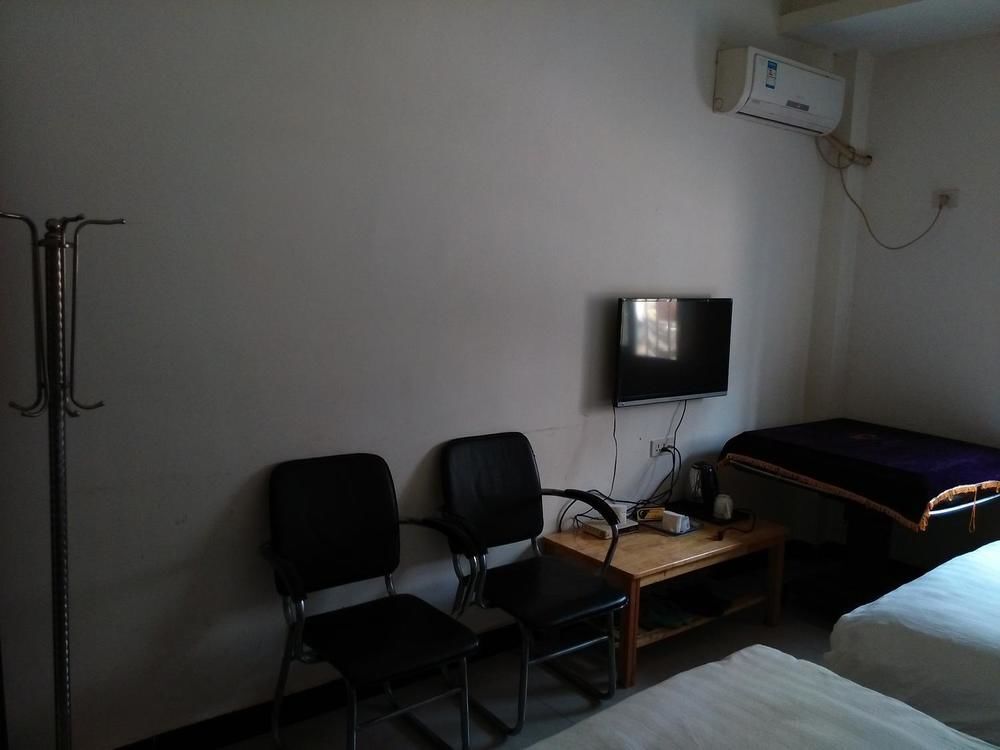 Ичан: Fengqing Express Hotel