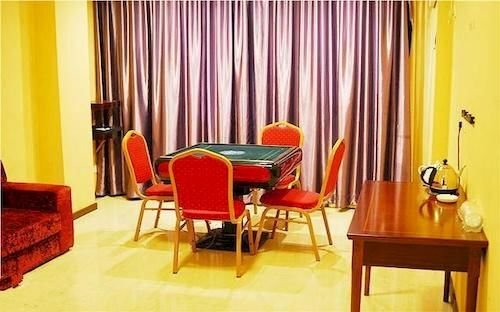 Шаогуань: Hecheng Business Hotel