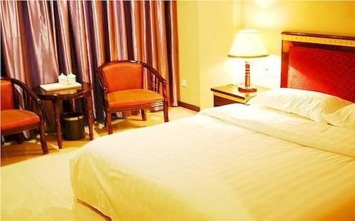 Шаогуань: Hecheng Business Hotel