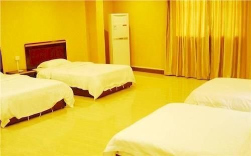 Шаогуань: Hecheng Business Hotel