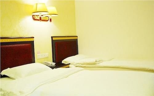 Шаогуань: Hecheng Business Hotel