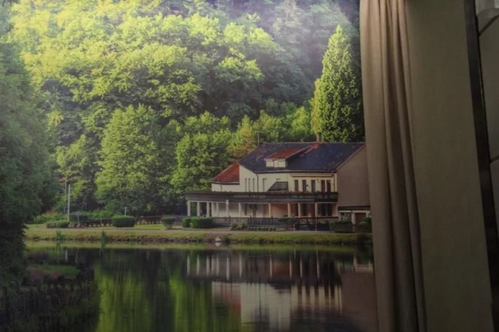 Лоян: aina hotel
