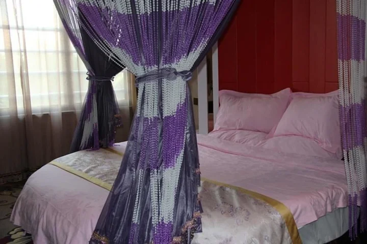 Лоян: aina hotel