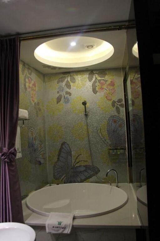 Лоян: aina hotel
