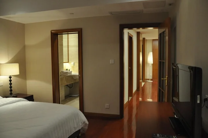 Чанчжоу: Ramada Plaza Suites Hotel Changzhou
