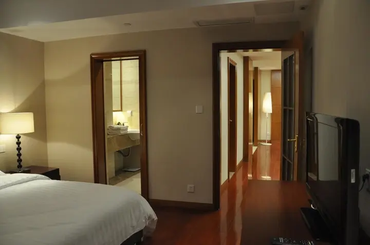 Чанчжоу: Ramada Plaza Suites Hotel Changzhou