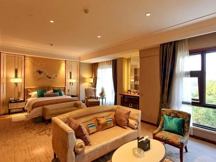 Уси: Hubing Spring Season Hotel