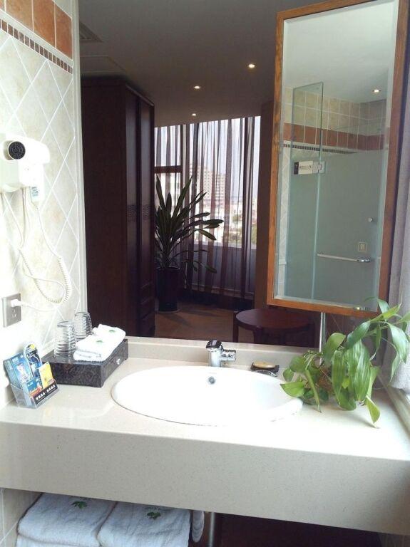 Цюнхай: Spring Four Seasons Hotel