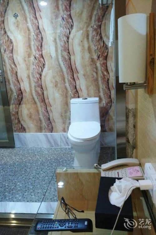 Наньнин: Yi Ran Si Ji Hotel
