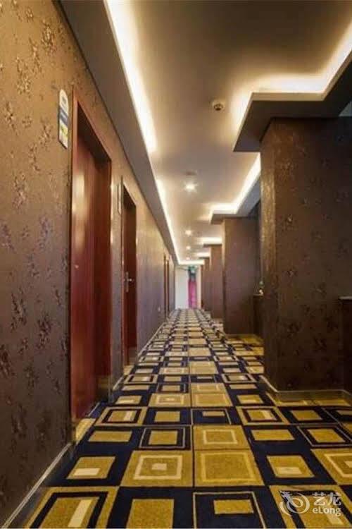 Наньнин: Yi Ran Si Ji Hotel