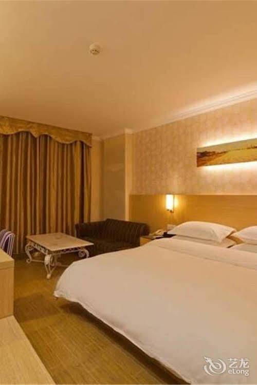 Наньнин: Yi Ran Si Ji Hotel