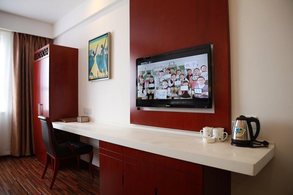 Джин-Чжоу: Honghu Jintai Hotel