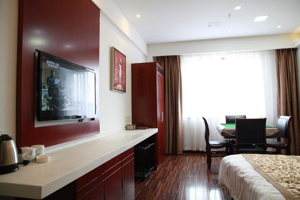Джин-Чжоу: Honghu Jintai Hotel