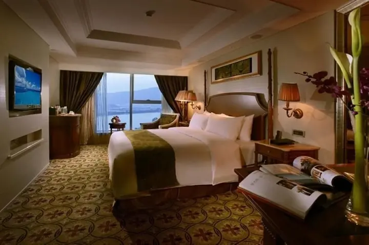 Чжаоцин: Star Lake Hotel