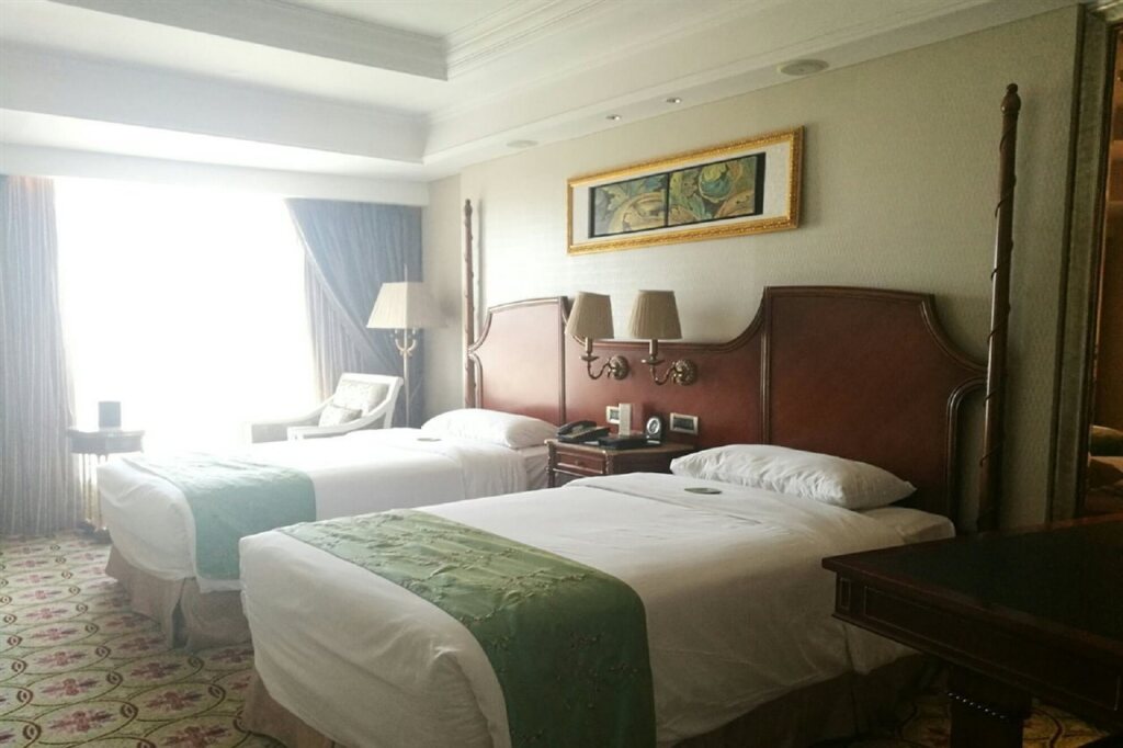 Чжаоцин: Star Lake Hotel