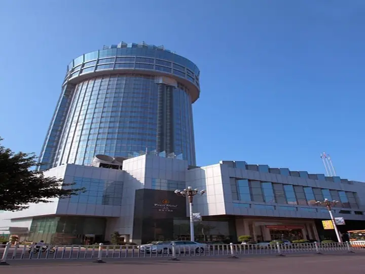 Чжаоцин: Star Lake Hotel