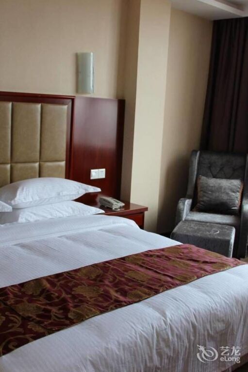 Аньцин: Zezhou Hotel