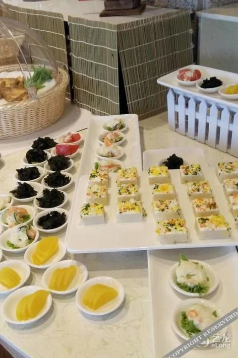 Вэйнань: Mesa International Hotel