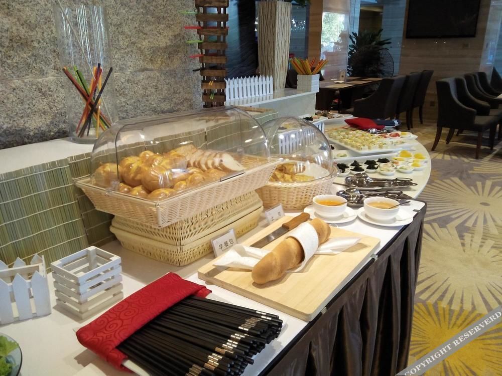 Вэйнань: Mesa International Hotel