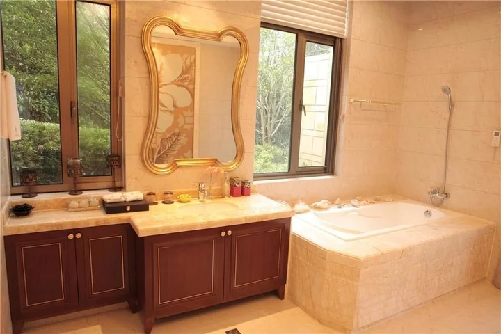 Чжоушань: Zhoushan Putuo International Yacht Club Resort