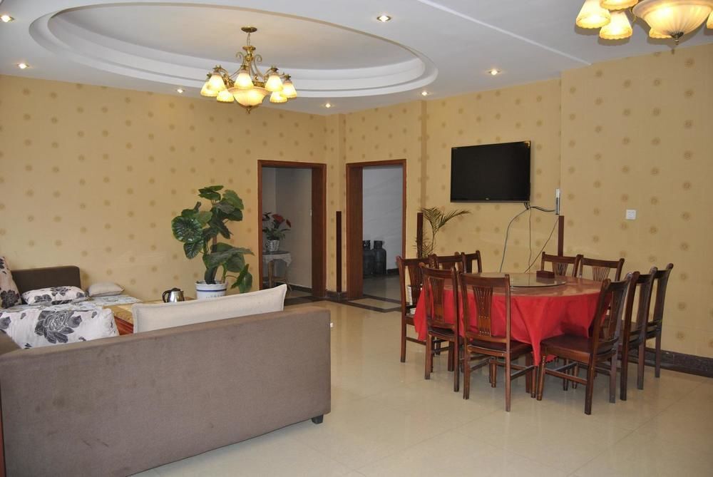 Фэньи: Lixian County Taoping Qiang Village Erma Inn