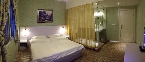 Гуйлинь: Guilin California Hotel