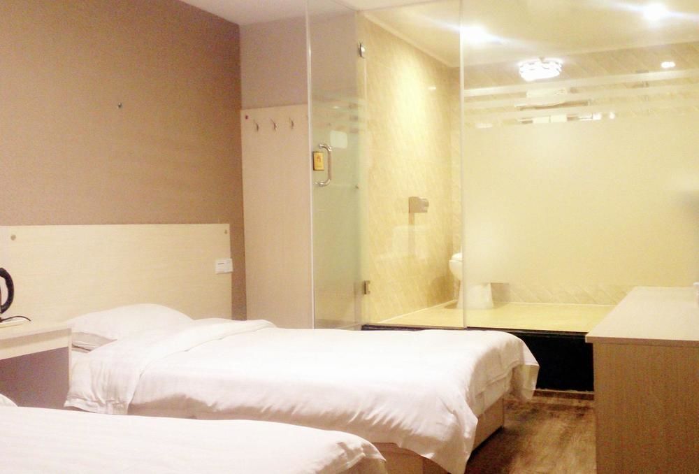 Циндао: Qingdao Jinkai Bussiness Hotel