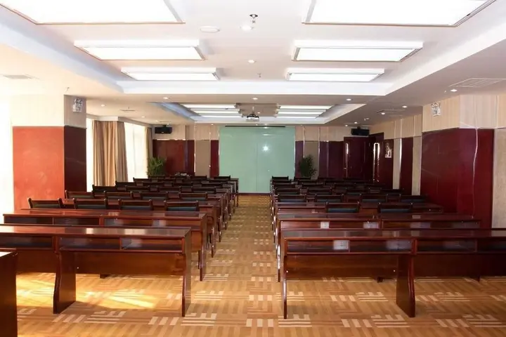 Баоцзи: Baoji Vancouver International Hotel