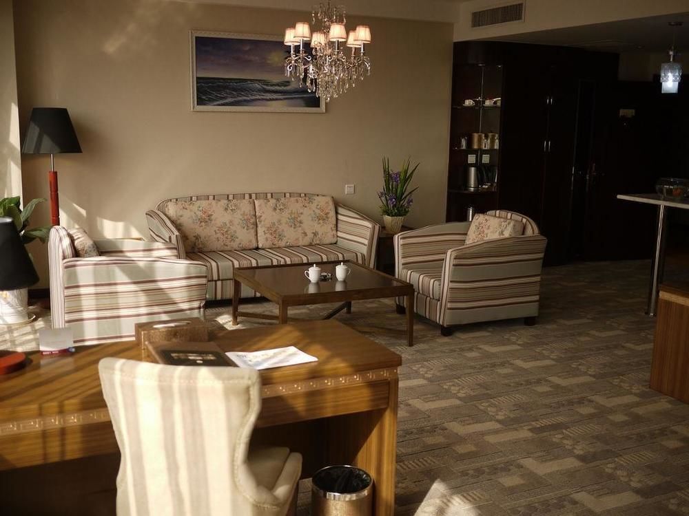 Баоцзи: Baoji Vancouver International Hotel