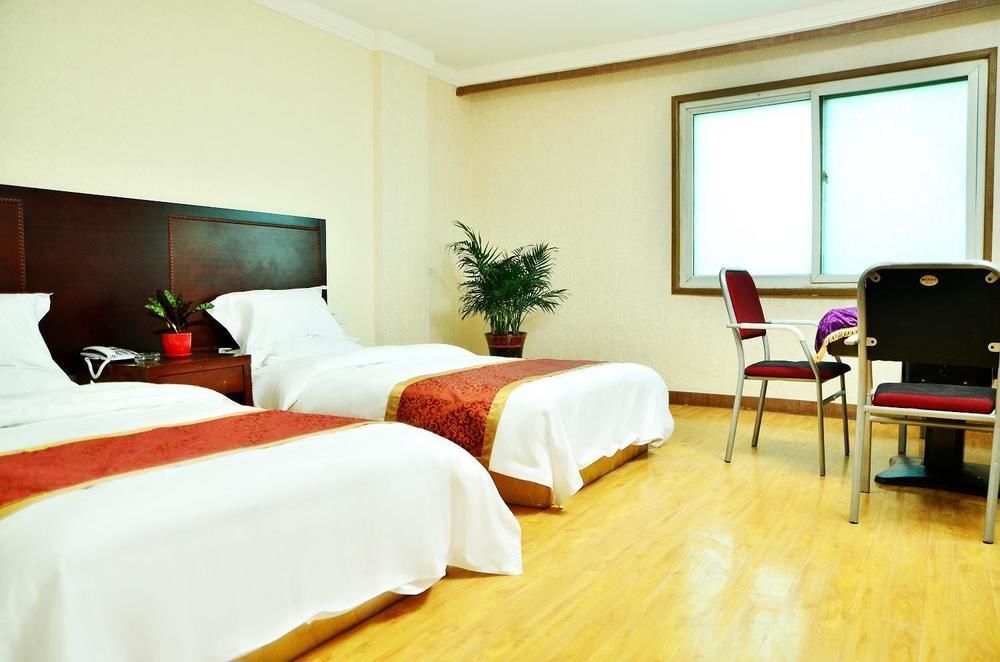 Лоян: Yiju Business Hotel