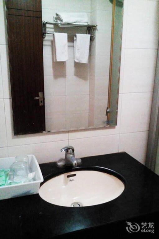 Цзясинь: Kai Yue Hotel- Jiashan