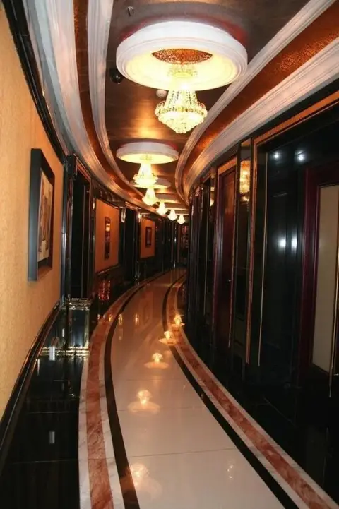 carousel image 3