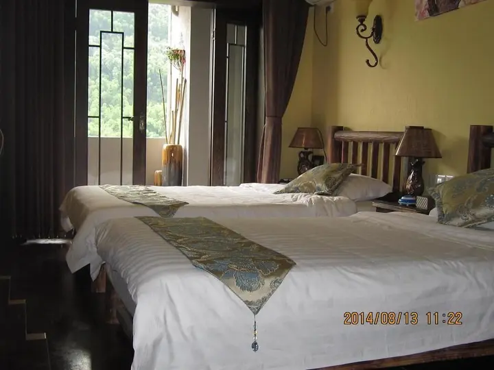 Цзуньи: Danxia Valley Inn
